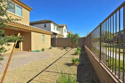 3845 E Branham Ln, Phoenix, AZ 85042 photo 27