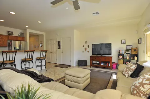 3845 E Branham Ln, Phoenix, AZ 85042 photo 12