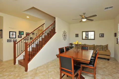 3845 E Branham Ln, Phoenix, AZ 85042 photo 2