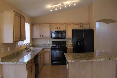 2241 E Aire Libre Ave, Phoenix, AZ 85022 photo 4