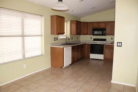 1663 E Carla Vista Dr, Gilbert, AZ 85295 photo 5
