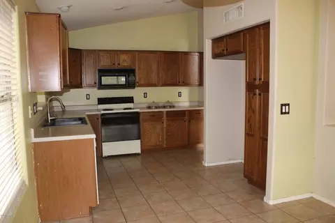 1663 E Carla Vista Dr, Gilbert, AZ 85295 photo 6