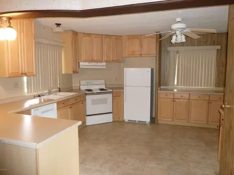 18052 N 3rd St, Phoenix, AZ 85022 photo 3