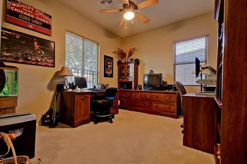 3934 E Patrick Ln, Phoenix, AZ 85050 photo 9