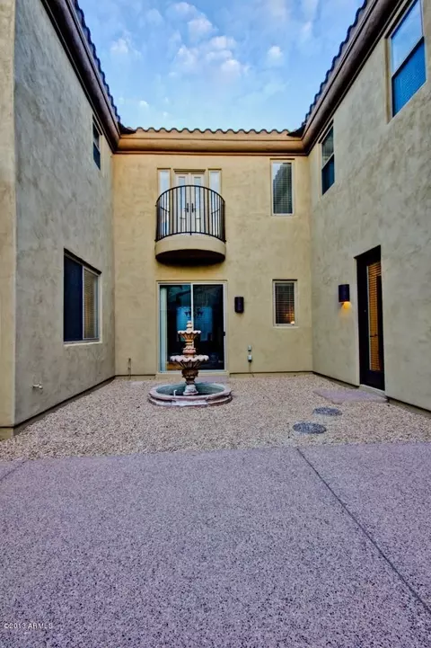 3934 E Patrick Ln, Phoenix, AZ 85050 photo 4