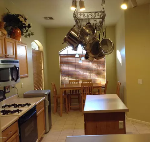 216 E Smoke Tree Rd, Gilbert, AZ 85296 photo 12