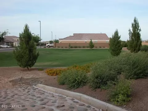 3085 S Lois Ln, Gilbert, AZ 85295 photo 2