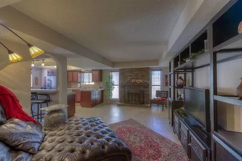 4633 E Sunrise Dr, Phoenix, AZ 85044 photo 9