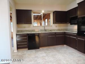 3914 E Becker Ln, Phoenix, AZ 85028 photo 6