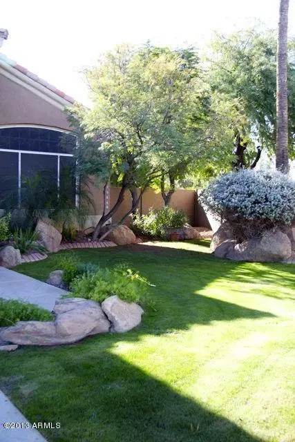 325 W Smoke Tree Rd, Gilbert, AZ 85233 photo 4