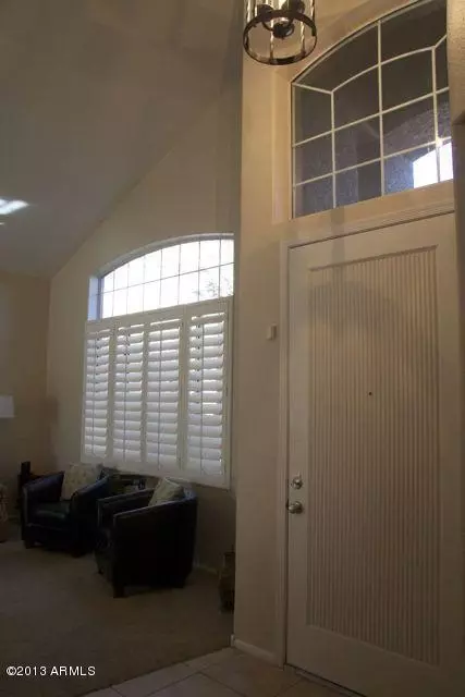 325 W Smoke Tree Rd, Gilbert, AZ 85233 photo 5