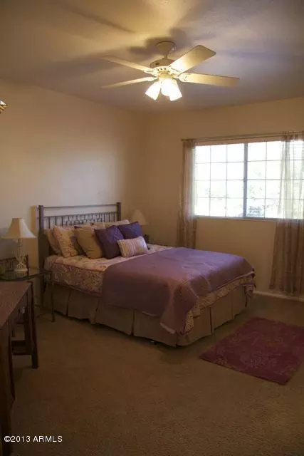 325 W Smoke Tree Rd, Gilbert, AZ 85233 photo 39