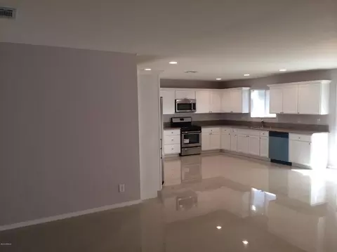 513 Ellis Dr, Tempe, AZ 85282 photo 3
