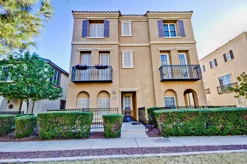 2622 S Harmony Ave, Gilbert, AZ 85295 photo 2