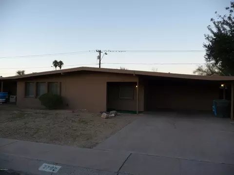 3702 E Shaw Butte Dr, Phoenix, AZ 85028 photo 4