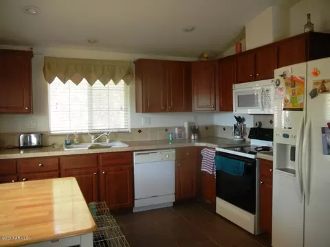 2534 E Behrend Dr, Phoenix, AZ 85050 photo 3
