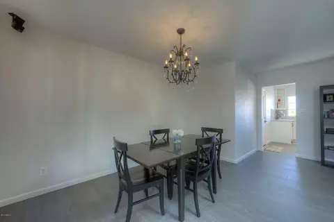 3013 N 55th Pl, Phoenix, AZ 85018 photo 6