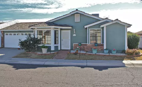 209 E Danbury Rd, Phoenix, AZ 85022 photo 1