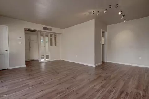 9620 N 3rd Dr, Phoenix, AZ 85021 photo 5