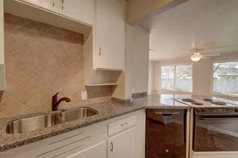 9620 N 3rd Dr, Phoenix, AZ 85021 photo 19