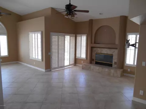 6431 E Redmont Dr, Mesa, AZ 85215 photo 2