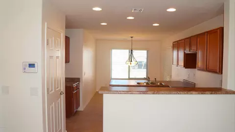 3121 E Mobile Ln, Phoenix, AZ 85040 photo 8
