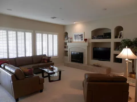696 E Vermont Dr, Gilbert, AZ 85295 photo 2