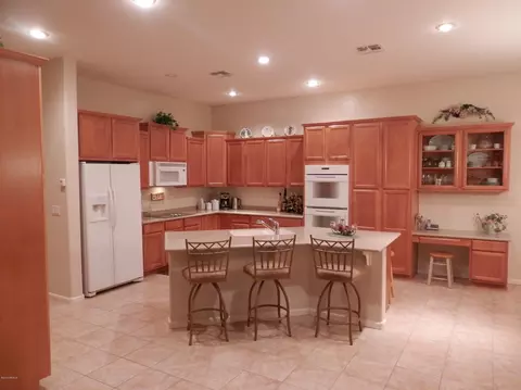 696 E Vermont Dr, Gilbert, AZ 85295 photo 3