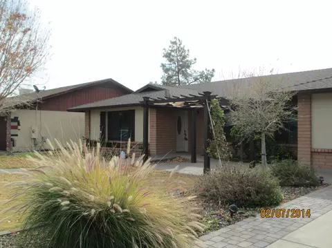 915 E Rosemonte Dr, Phoenix, AZ 85024 photo 1