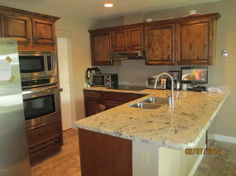 915 E Rosemonte Dr, Phoenix, AZ 85024 photo 2