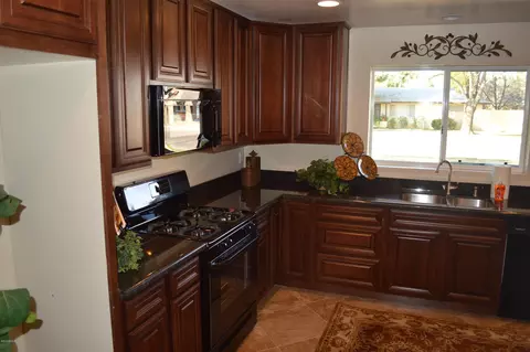 403 E Broadmor Dr, Tempe, AZ 85282 photo 8