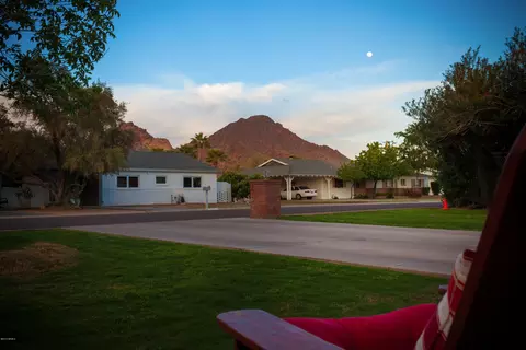 4139 E Medlock Dr, Phoenix, AZ 85018 photo 3