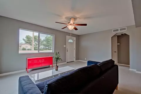 1037 E Clarendon Ave, Phoenix, AZ 85014 photo 5