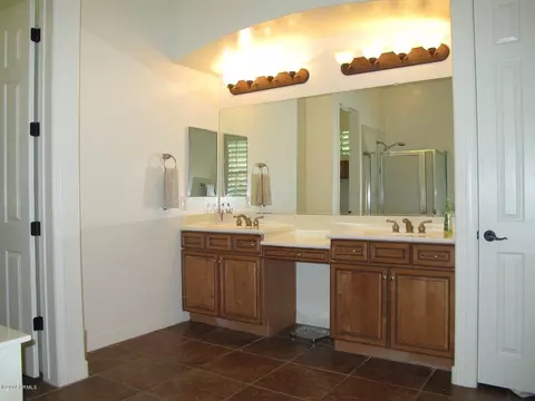 2974 E Comstock Dr, Gilbert, AZ 85296 photo 13