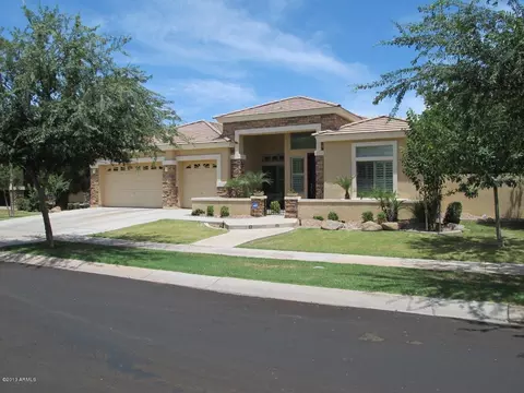 2974 E Comstock Dr, Gilbert, AZ 85296 photo 1
