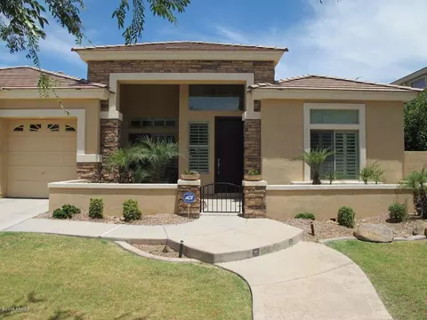 2974 E Comstock Dr, Gilbert, AZ 85296 photo 2