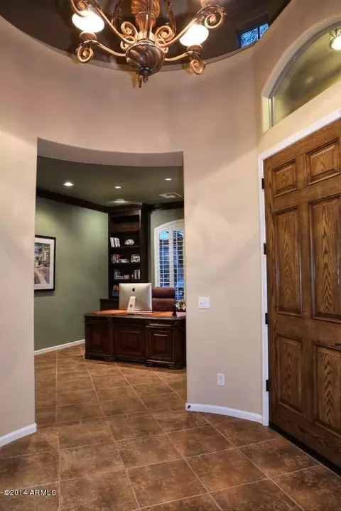 3809 E Patrick Ln, Phoenix, AZ 85050 photo 9