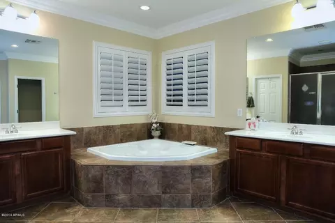 3809 E Patrick Ln, Phoenix, AZ 85050 photo 14