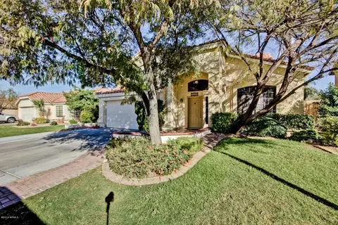 1432 E Hearne Way, Gilbert, AZ 85234 photo 2