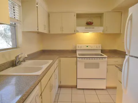 3737 E Turney Ave #231, Phoenix, AZ 85018 photo 2