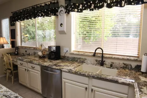 1872 W Lark Dr, Chandler, AZ 85286 photo 9