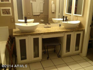 165 W Desert Ct, Gilbert, AZ 85233 photo 3