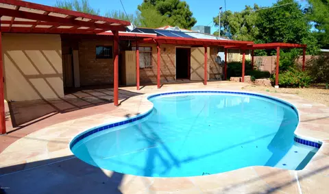 3807 E Amelia Ave, Phoenix, AZ 85018 photo 2