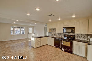 4055 E Winchcomb Dr, Phoenix, AZ 85032 photo 4