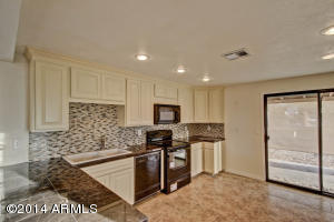 4055 E Winchcomb Dr, Phoenix, AZ 85032 photo 5