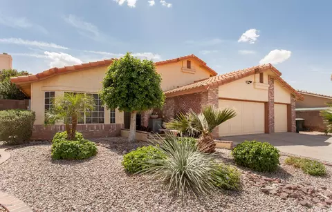 4535 E Carolina Dr, Phoenix, AZ 85032 photo 2
