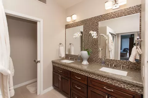 4535 E Carolina Dr, Phoenix, AZ 85032 photo 9