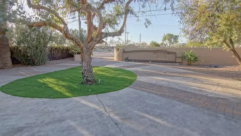 5719 E Indian School Rd, Phoenix, AZ 85018 photo 2