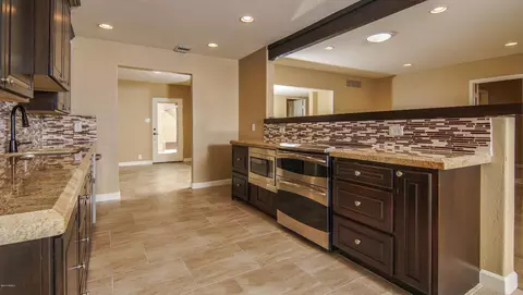 5719 E Indian School Rd, Phoenix, AZ 85018 photo 12