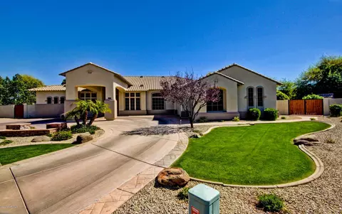 375 E Dennisport Ct, Gilbert, AZ 85295 photo 3